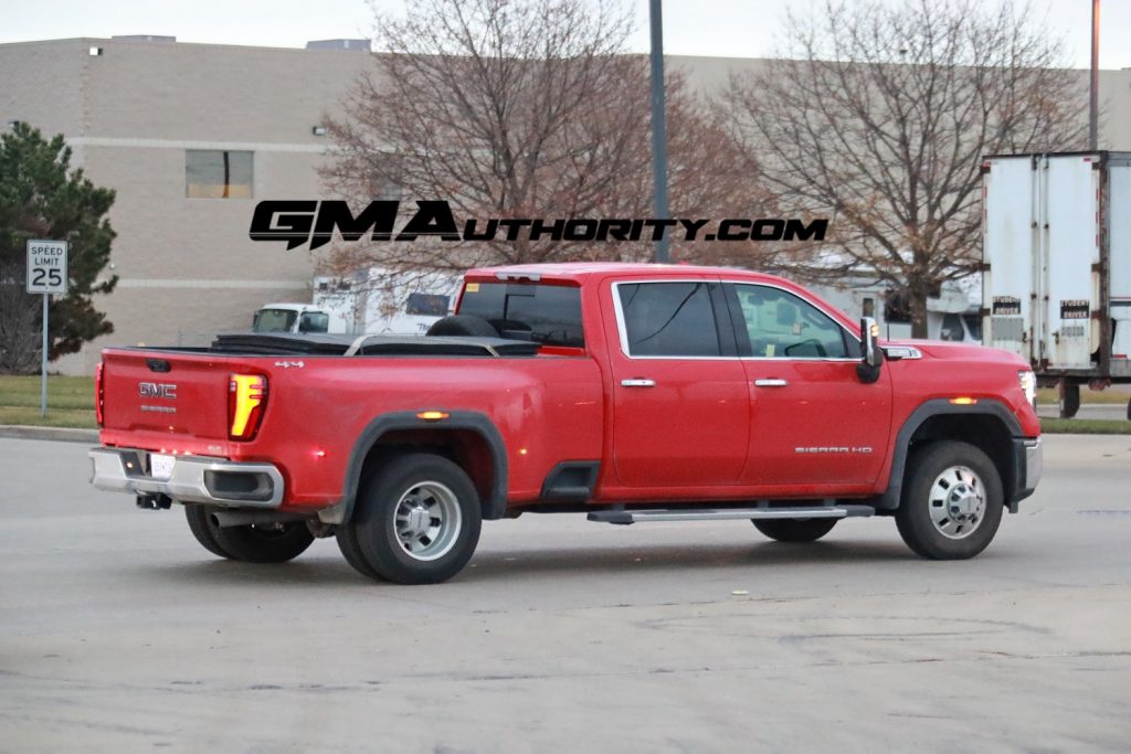 This is the refreshed 2024 GMC Sierra 3500 HD with dual rear wheels in SLT trim. The heavy duty pickup features new exterior styling, overhauled interior, new tech features, and powertrain upgrades.