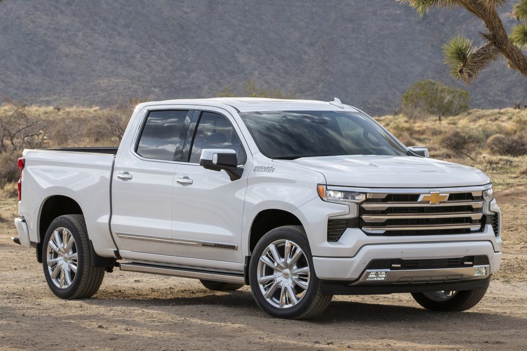 Shown here is the refreshed 2022 Chevy Silverado 1500 in the High Country trim level.