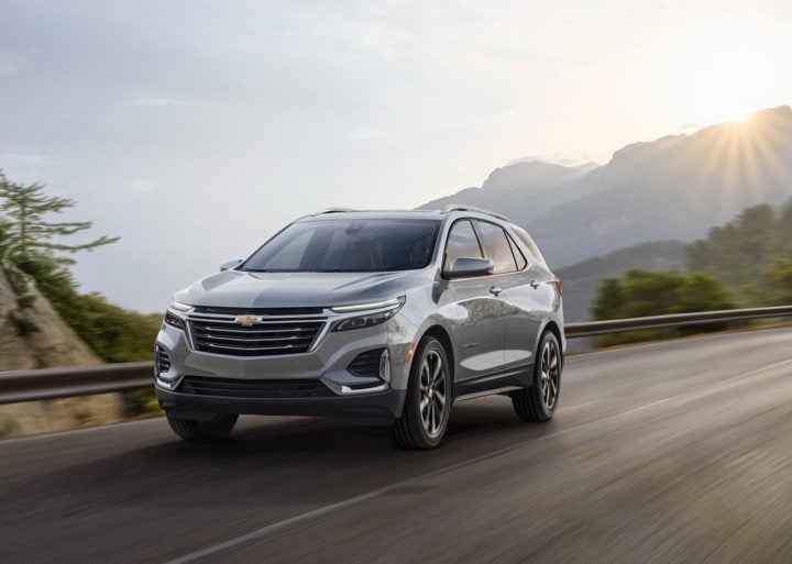Front-three-quarter view of Chevy Equinox.