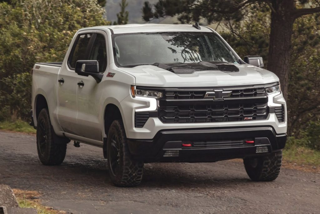The 2023 Chevy Silverado 1500 is now on sale in Colombia.