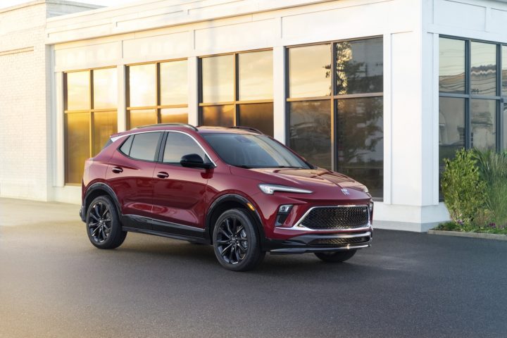 Front-three-quarter view of Buick Encore GX.