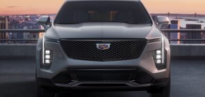 2024 Cadillac XT4 front