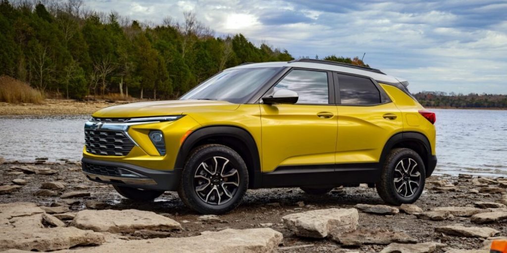 Front side three quarters view of the 2024 Chevrolet Trailblazer.