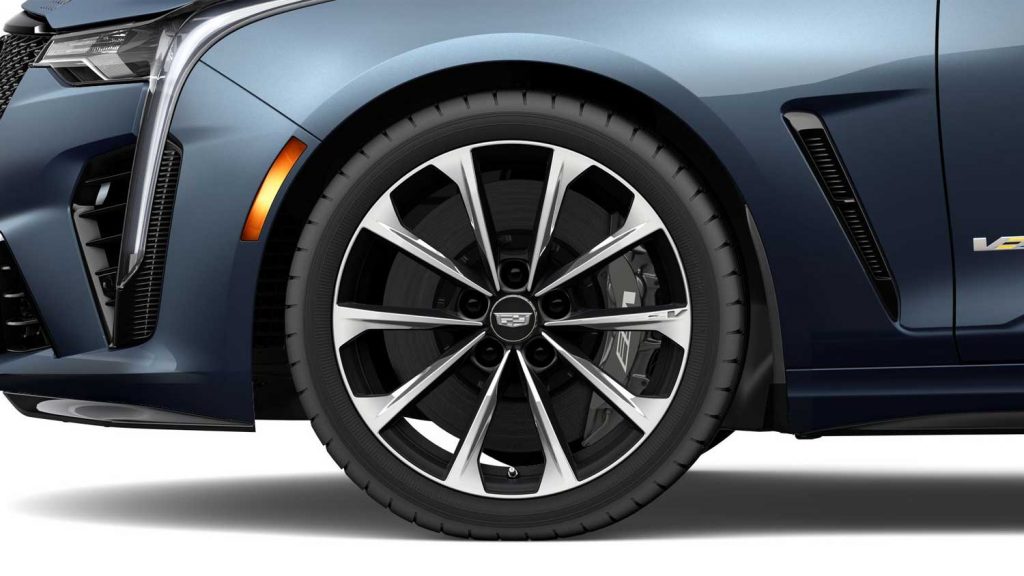 Bronze center wheel caps on the 2023 Cadillac CT4-V Blackwing with the Bronze Accent Package.