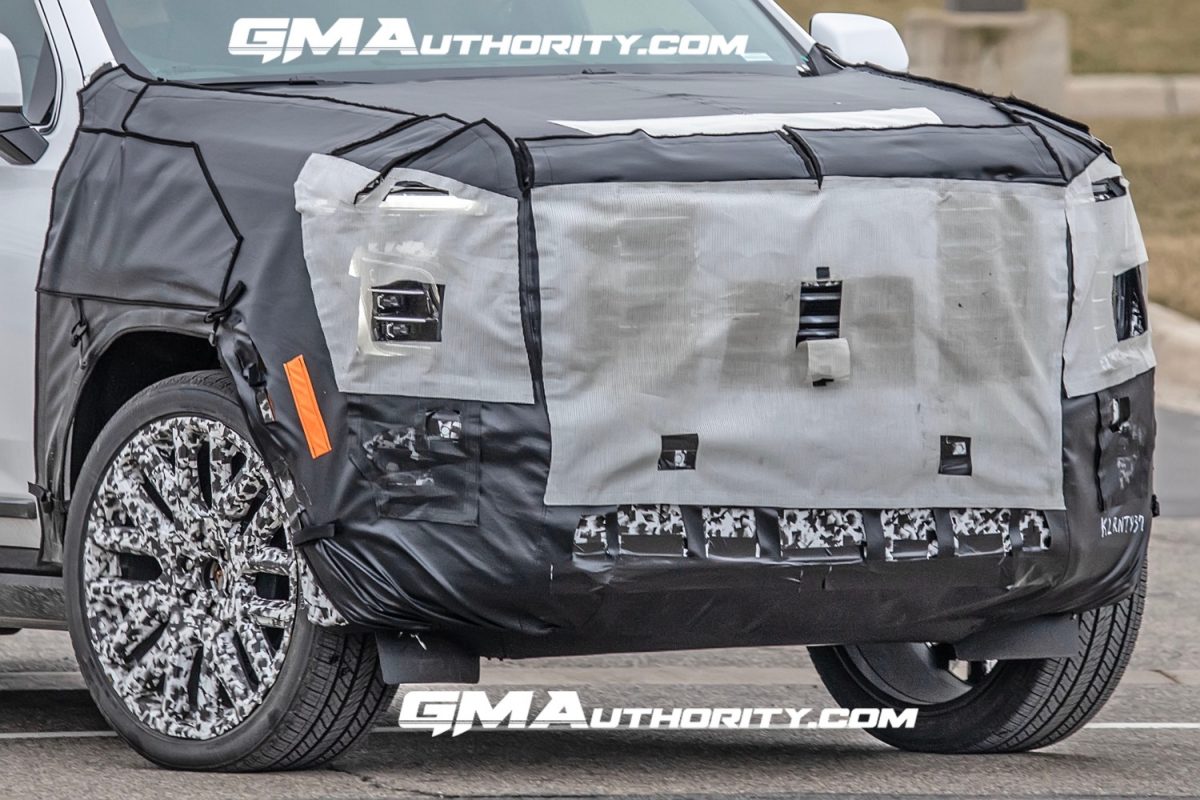 2024 GMC Yukon Light Treatment A Closer Look   2024 GMC Yukon XL Refresh Prototype Spy Shots 24 Inch Wheels March 2023 Exterior 006 1200x800 