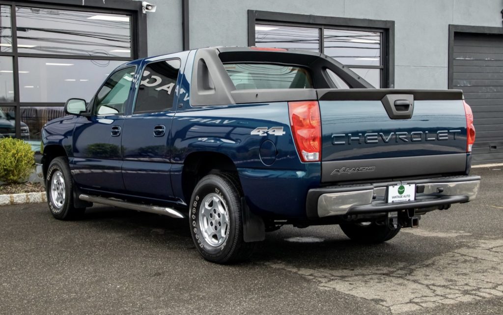 2005 Chevy Avalanche.