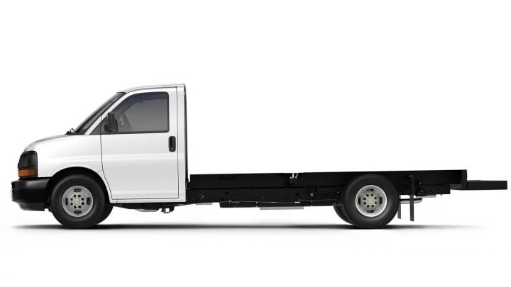 Side view of the Chevy Express Cutaway. 