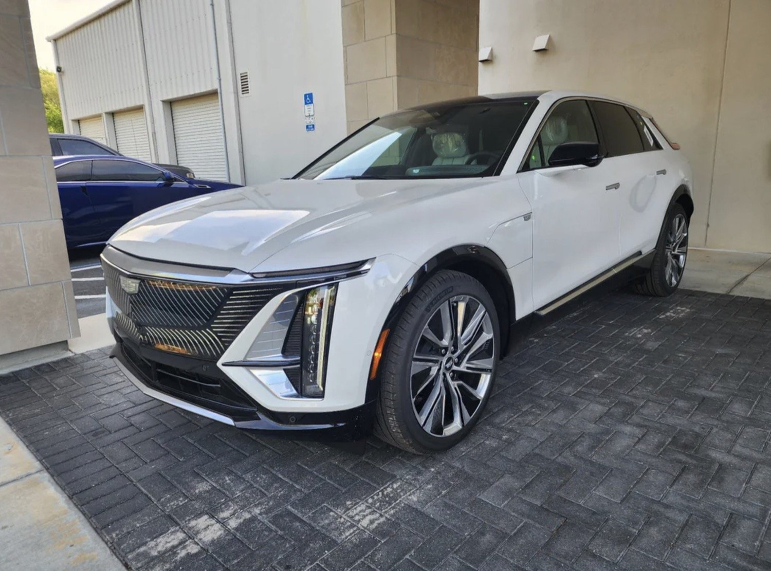 2024 Cadillac LyriqV Won’t Be More Powerful Than AWD Models Report