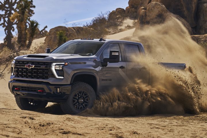 Side view of the 2024 Chevy Silverado HD.