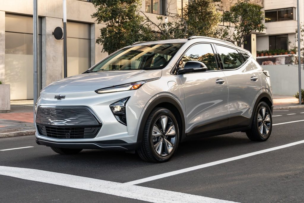 Side front three quarters view of the Chevy Bolt EUV.