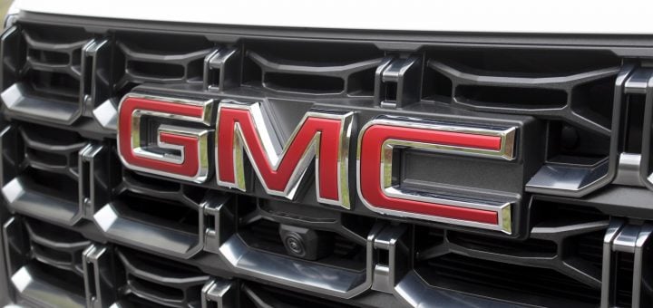 GMC To Haul Macy's Thanksgiving Parade Floats For 33rd Year | GM Authority