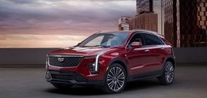 2024 Cadillac XT4 - Press Photos - Exterior 014 - side front three quarters