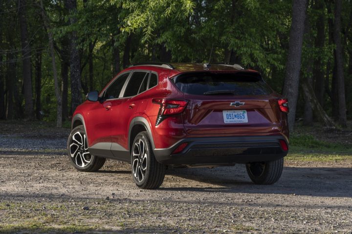 Rear three quarters view of the 2025 Chevy Trax.