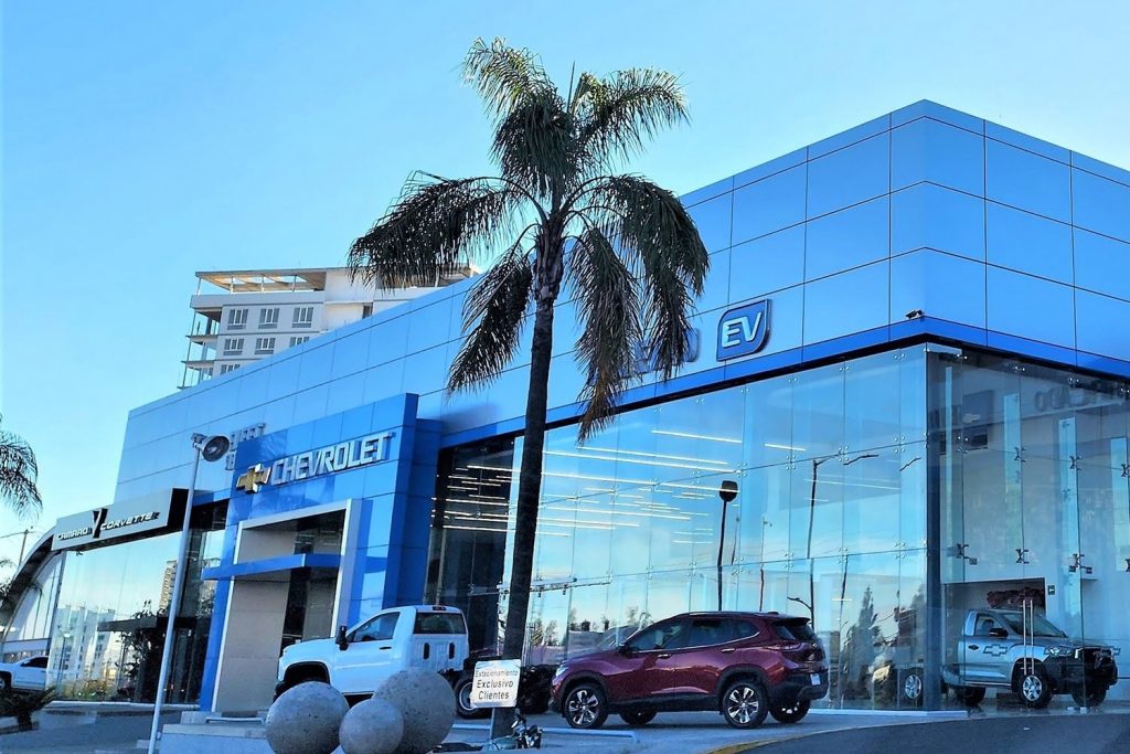 Photo of GM dealer in Mexico.