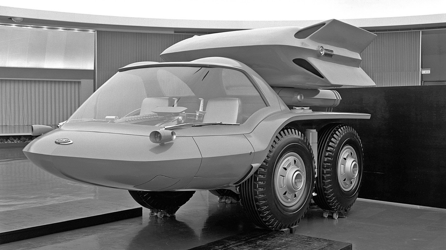 GM Design Team Shares 1964 Bison Concept Photos