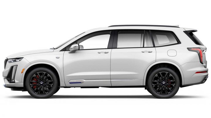 Side view of the 2025 Cadillac XT6. 