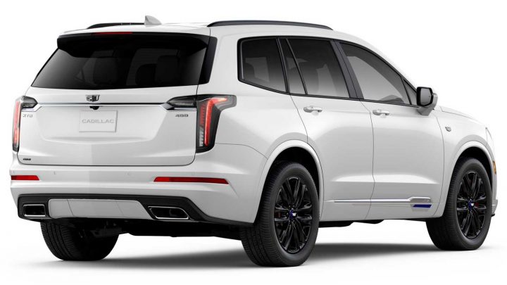 Rear three quarters view of the 2025 Cadillac XT6. 