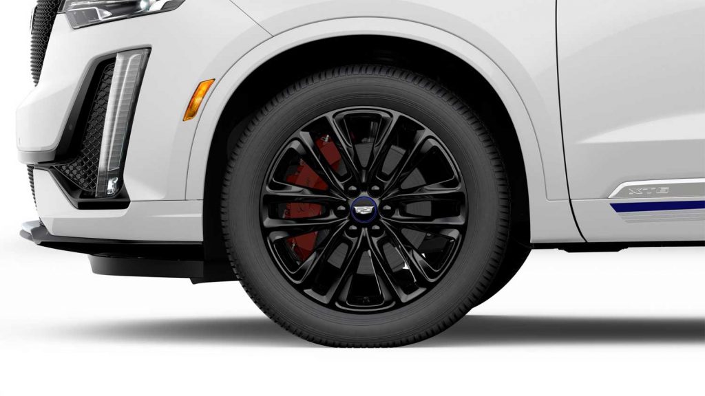 Wheel detail of the 2024 Cadillac XT6.