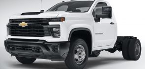 2024 Silverado 3500 HD Chassis Cab front