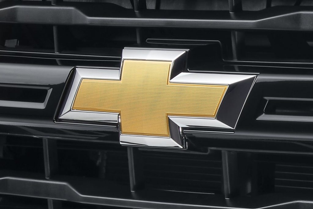 The Chevy Bow Tie badge on the 2024 Chevy Silverado HD grille.