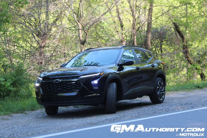 Front three quarters view of the Chevy Trax.