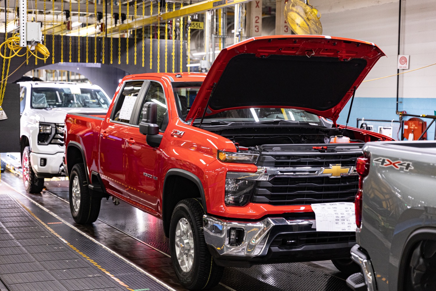 GM's Oshawa Assembly plant builds its first Silverado pickup