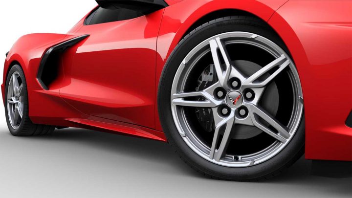 Photo of 2024 Corvette Stingray with five-open-spoke Bright Silver-painted aluminum wheel (Q8P).