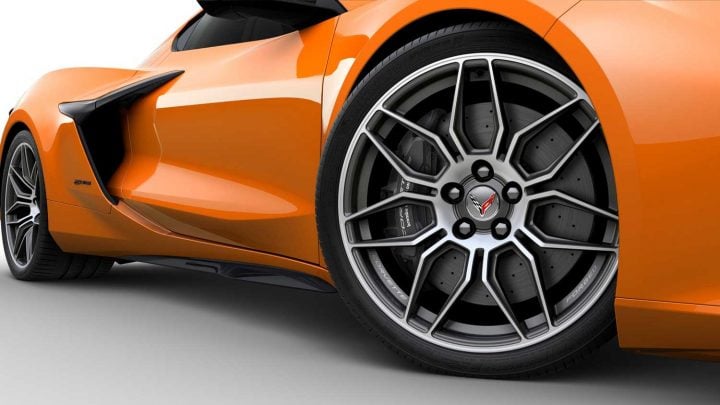 20-inch front and 21-inch rear Spider design, machined-face forged aluminum wheel (SOD).