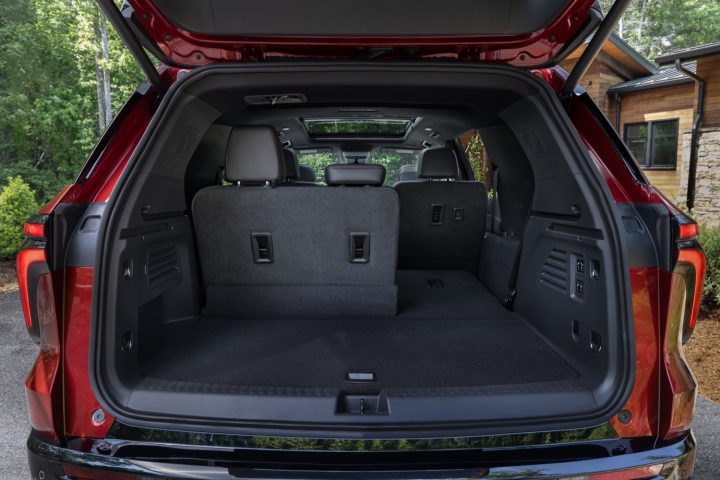 Some units of the 2024 Chevy Traverse and 2024 GMC Acadia will require replacement headrests.