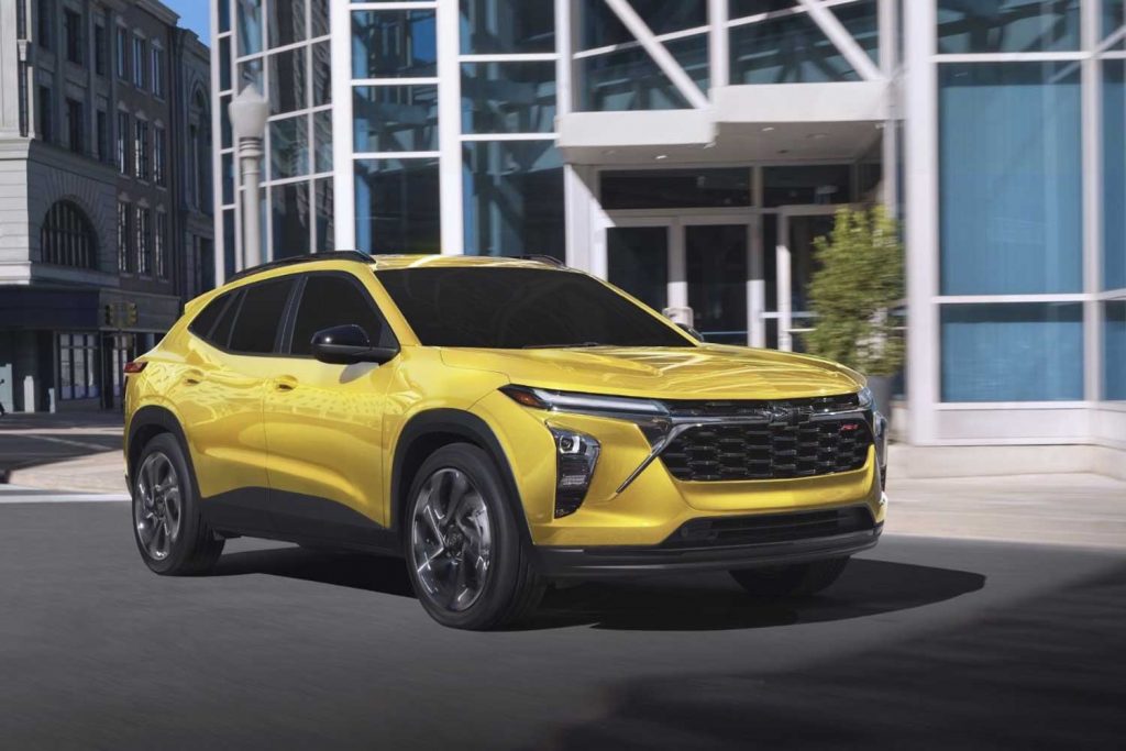 Front three quarters view of the 2024 Chevy Trax.
