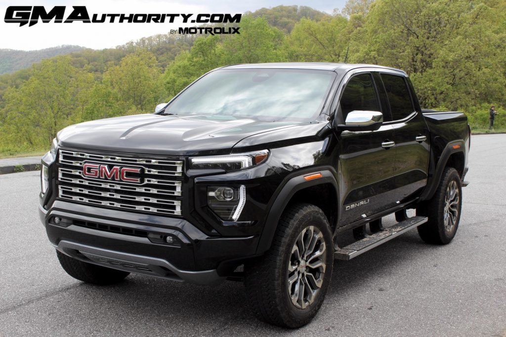 Front three quarters view of the 2023 GMC Canyon.