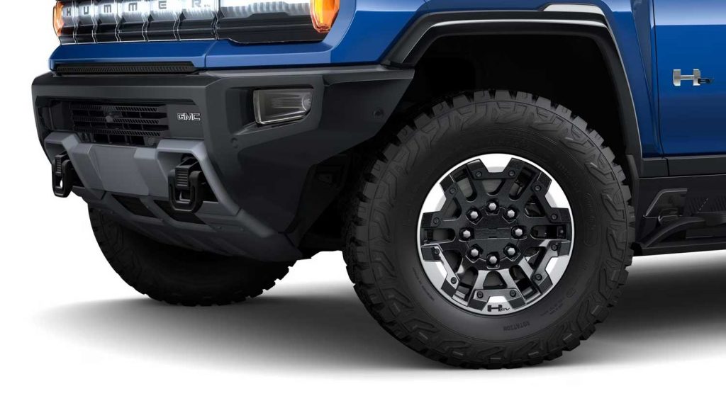 18-inch Black Aluminum wheels with machined accents (RCS).