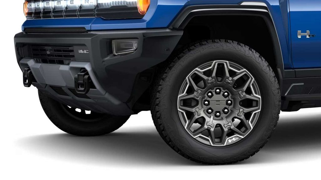 22-inch Premium Finish Painted Aluminum wheels with selective machining (PHZ).