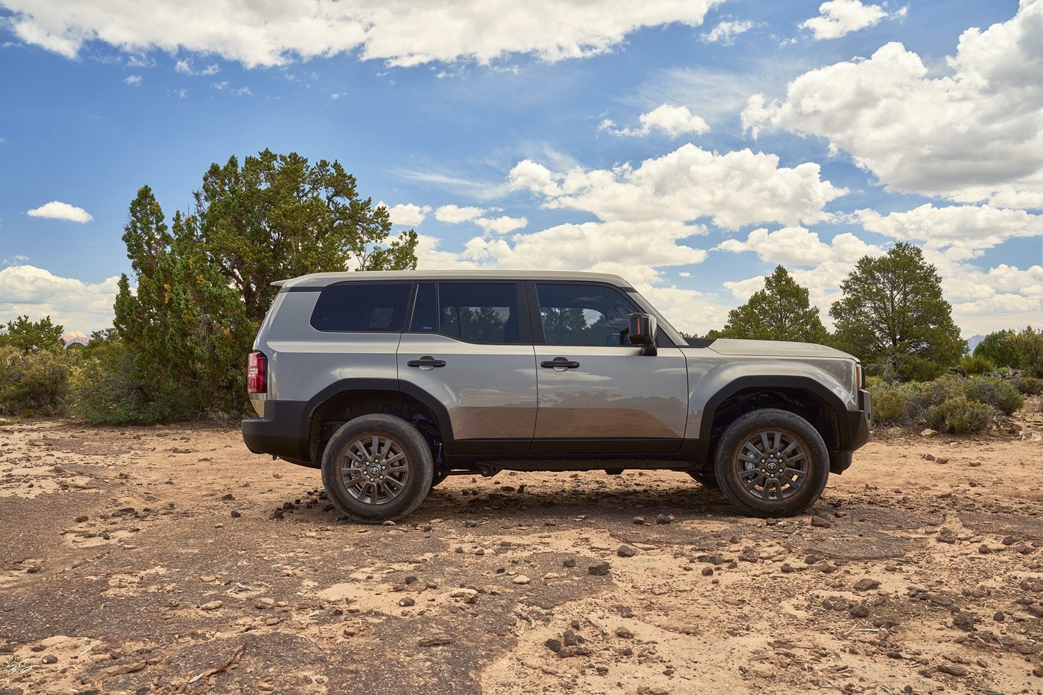 2024 Toyota Land Cruiser Revealed, With No Direct GM Rival