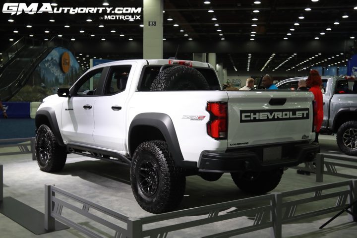 2024 Chevy Colorado ZR2 Bison: Live Photo Gallery