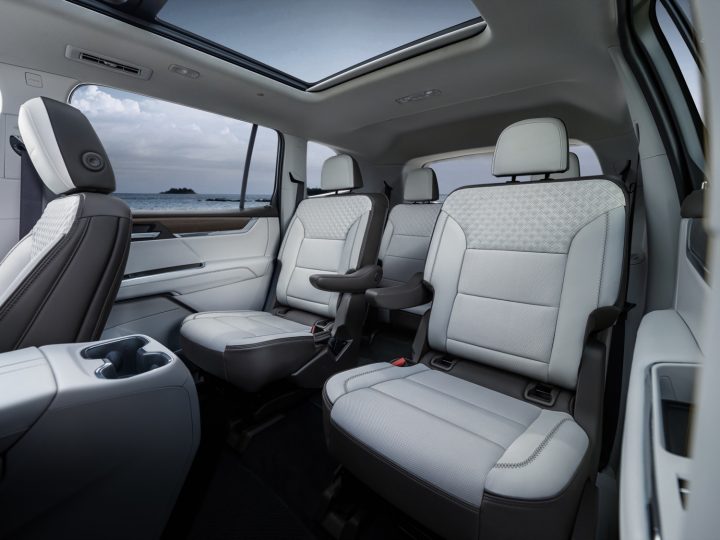 The interior of the all-new 2024 GMC Acadia.