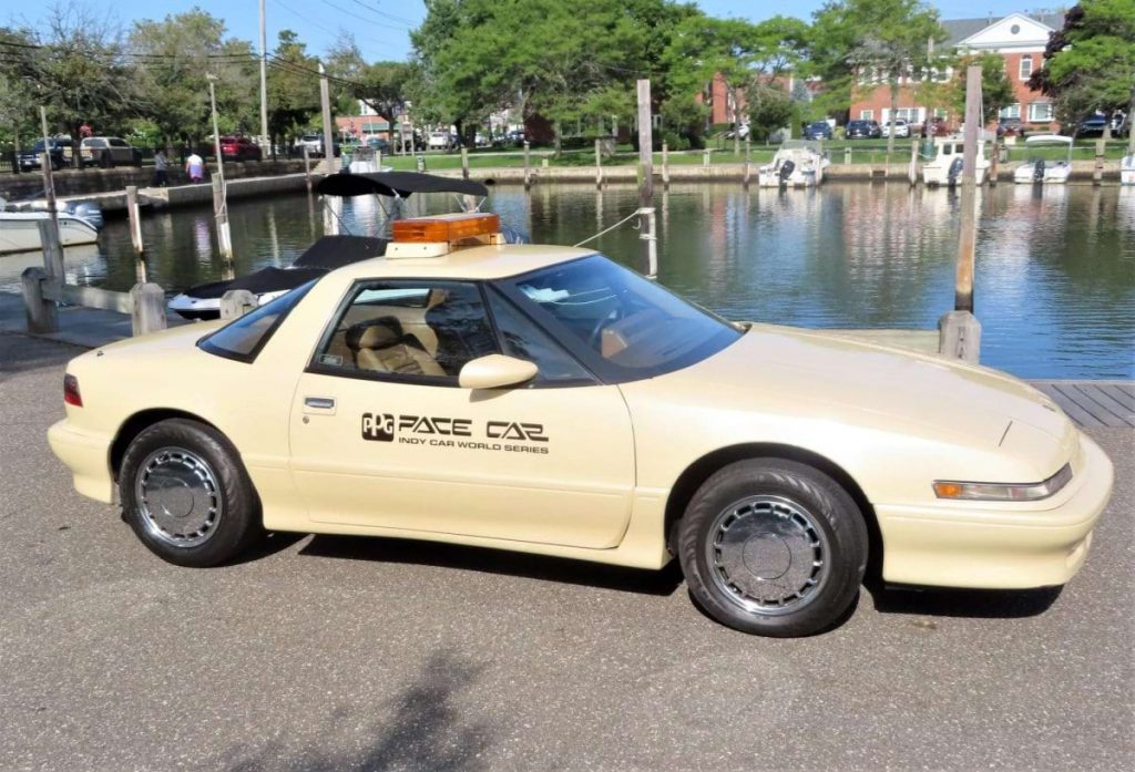 Side view of the 1988 Buick Reatta coupe pace car. 