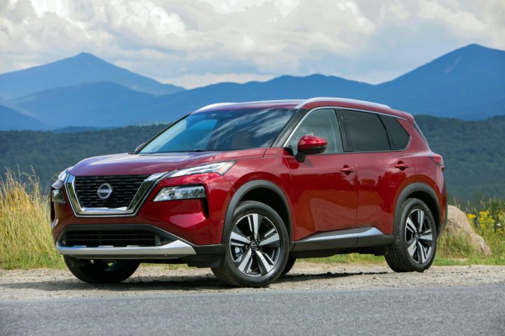 Nissan Rogue front three quarter angle.