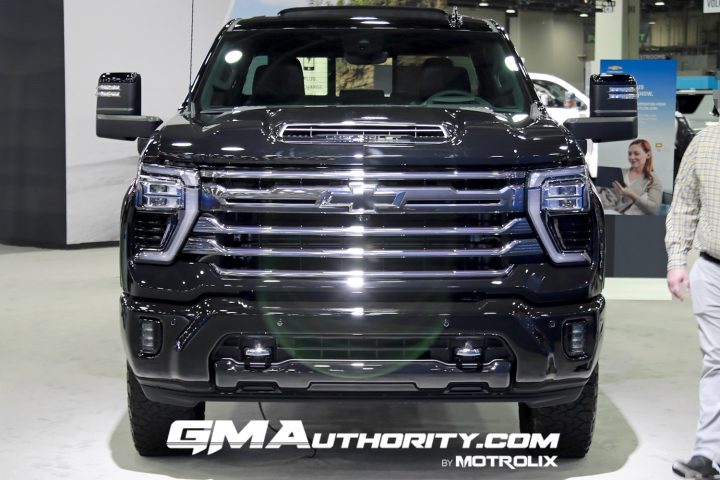 The front end of the 2024 Chevy Silverado HD.