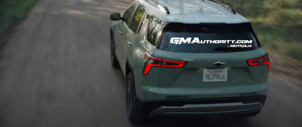 Rear view of the 2025 Chevy Equinox Activ.