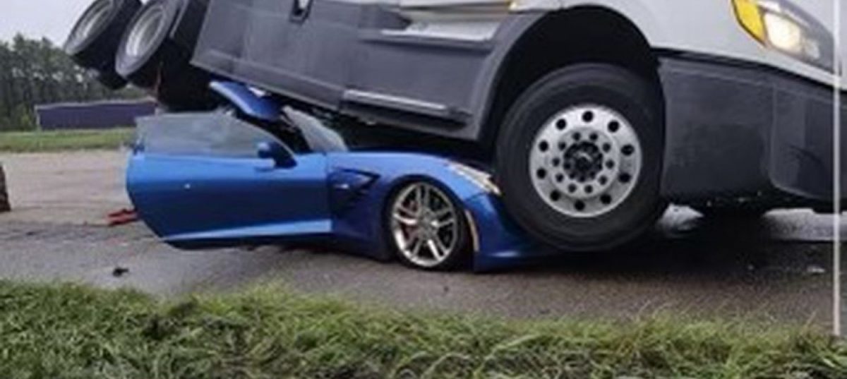 C7 Corvette Gets Crushed By 18Wheeler, Everyone Walks Away