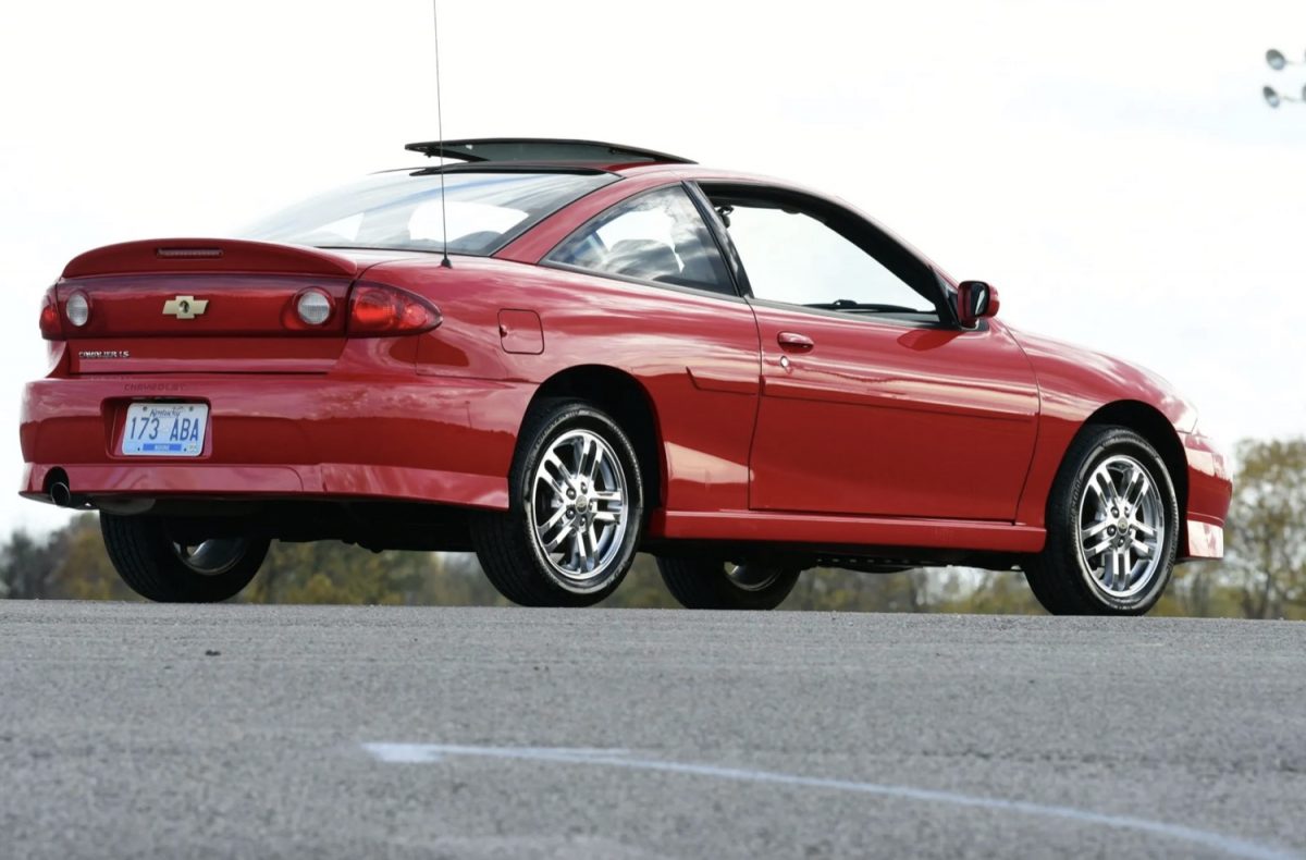 Almost-New 2004 Chevy Cavalier Coupe Up For Auction