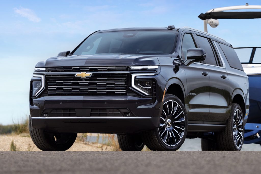 The front end of the refreshed 2025 Chevy Suburban.
