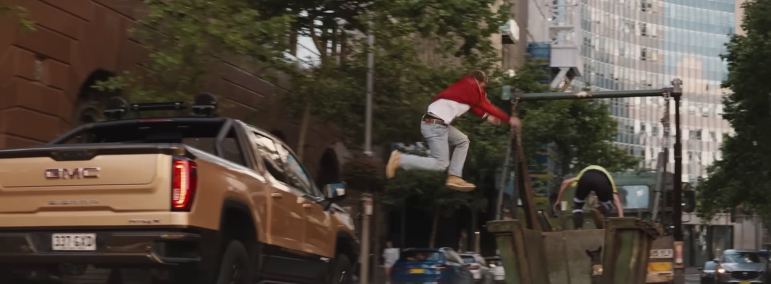 Behind the scenes of Ryan Gosling's stunts in The Fall Guy trailer