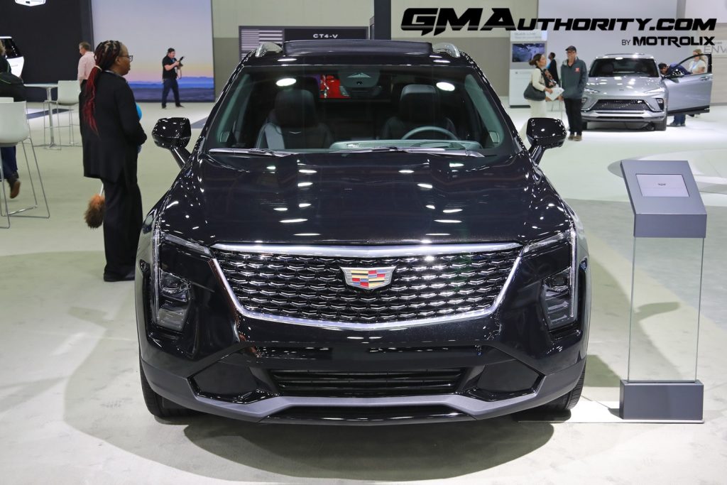 Head-on view of 2024 Cadillac XT4.
