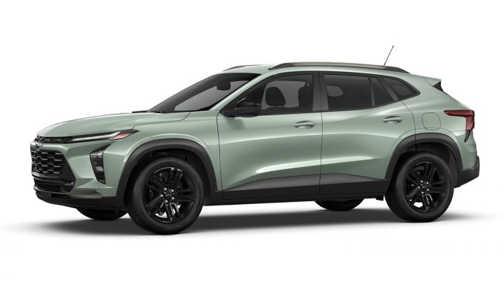 Side view of the 2024 Chevy Trax in Cacti Green car color.