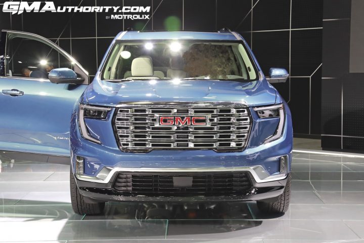 The front end of the 2024 GMC Acadia.