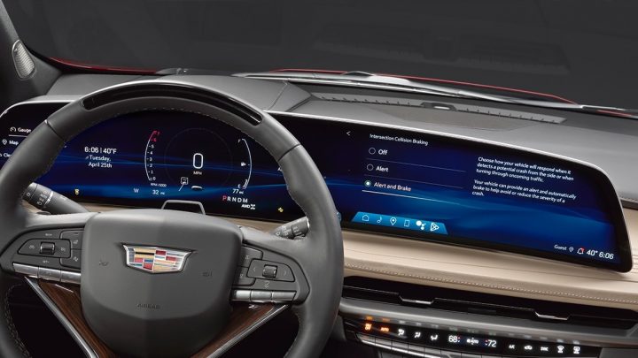 Cockpit view of the 2024 Cadillac XT4.