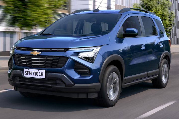 Front three-quarters view of the updated 2025 Chevy Spin MPV for the Brazilian market.