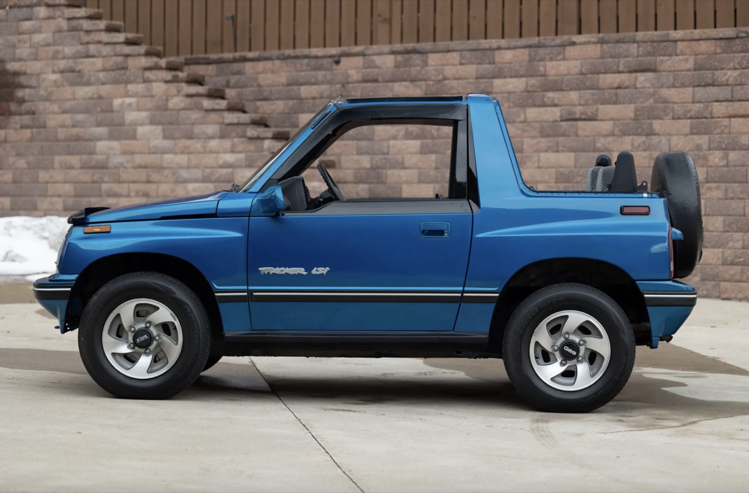 Well-Kept 1993 Geo Tracker LSi Up For Auction